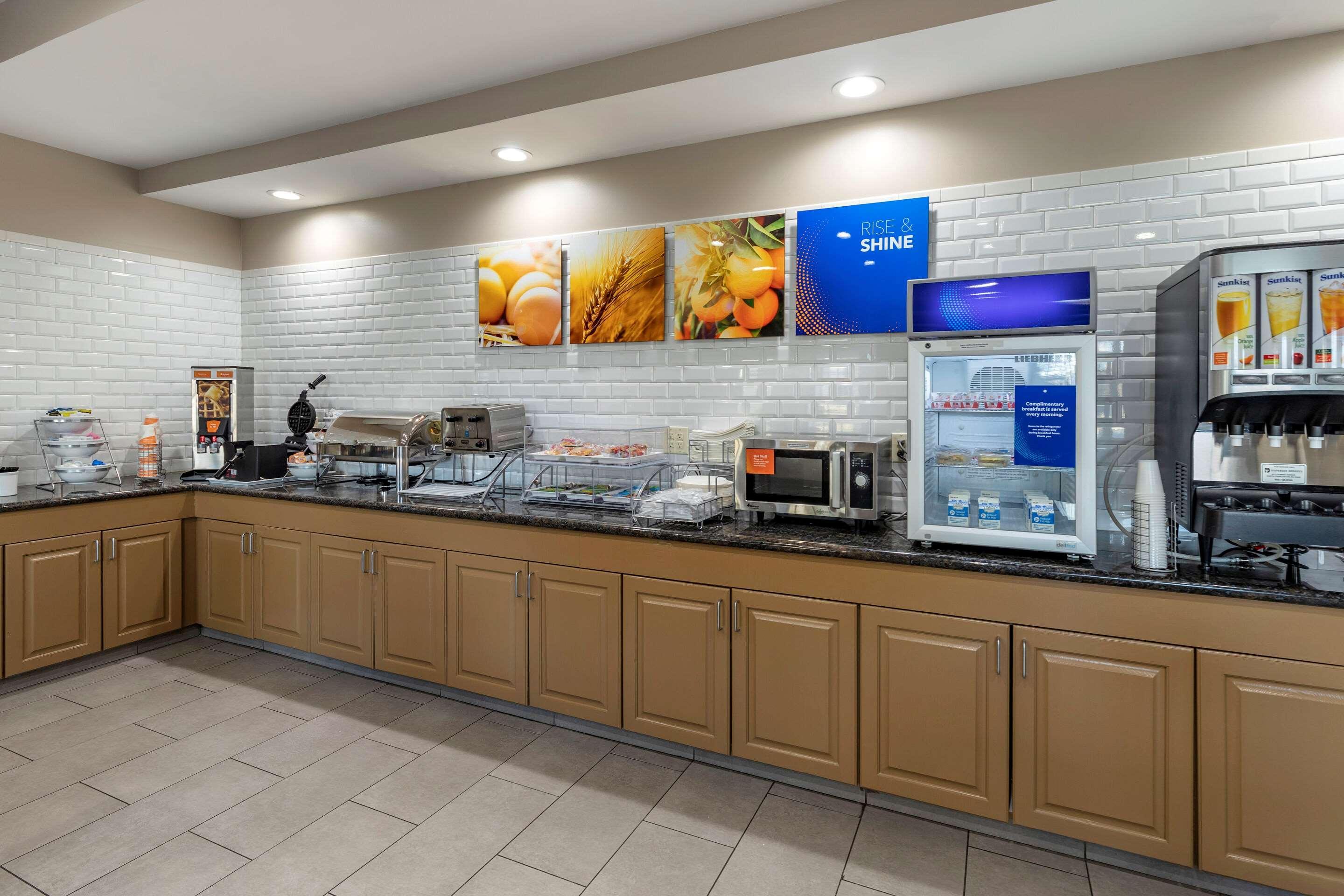 Comfort Inn & Suites High Point - Archdale Extérieur photo
