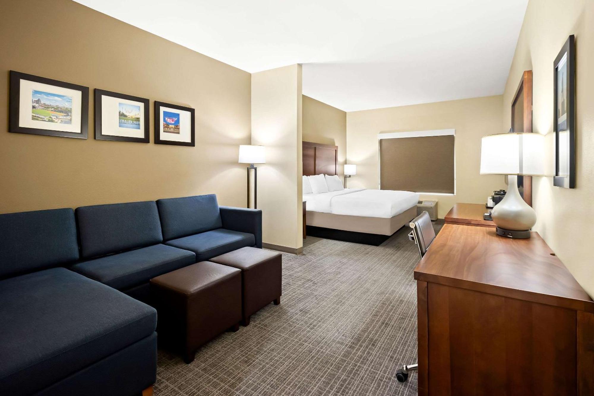 Comfort Inn & Suites High Point - Archdale Extérieur photo